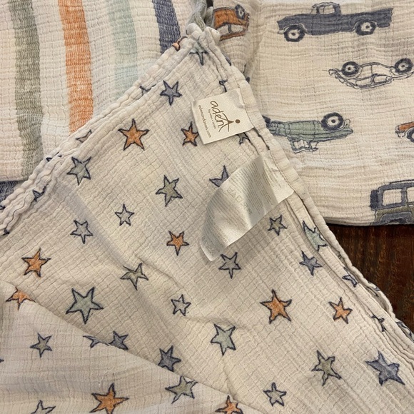 Bundle of Aden + Anais swaddles - Picture 2 of 6